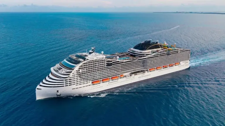 Dlaczego doświadczeni turyści zostawiają miękką torbę pod łóżkiem i unikają Wi-Fi na statku