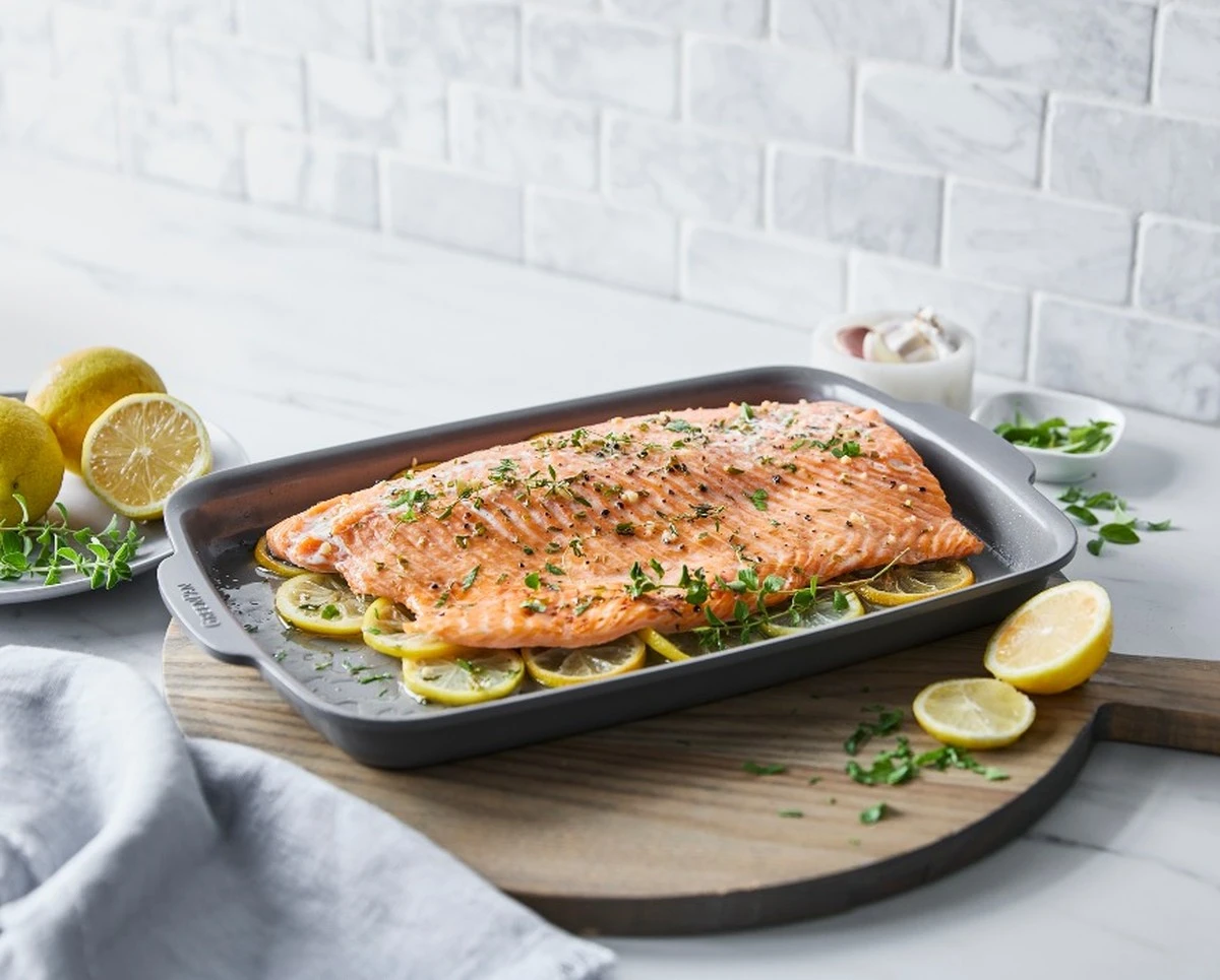 Dlaczego portugalscy dietetycy zawsze dodają cytrynę do łososia przed pieczeniem - image 1