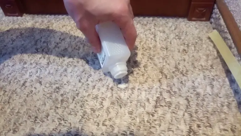 Dlaczego warto trzymać bezbarwną pomadkę w szafce z detergentami