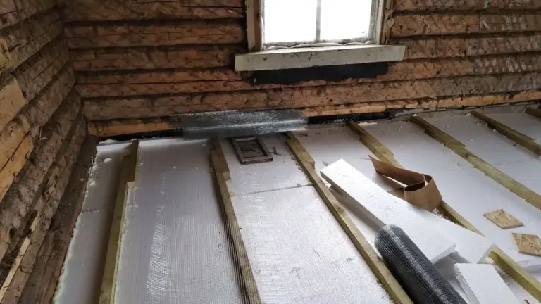 Sprawdziłam to przez 3 dni: prosty sposób na zimną podłogę bez remontu i prądu