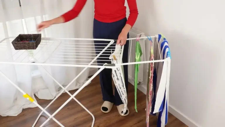 Suszenie ubrań metodą łukową: japoński trik na pranie bez wilgoci