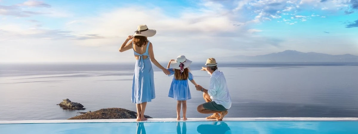 Wakacje 2026: 5 tanich kierunków na morze z dziećmi (Tabela) - image 1