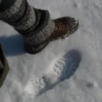 Zapomnij o zimnych stopach: prosty trik z tektury od 78-latka