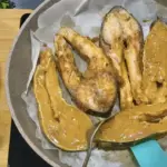 Dlaczego doświadczone gospodynie kładą arkusz pergaminu na patelni zamiast lać olej