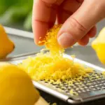 Dlaczego kucharze wciąż używają kłującej strony tarki zamiast blendera