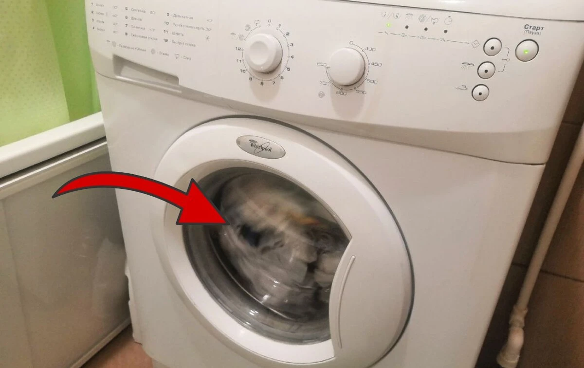 Dlaczego nigdy nie powinieneś napychać bębna pralki do pełna