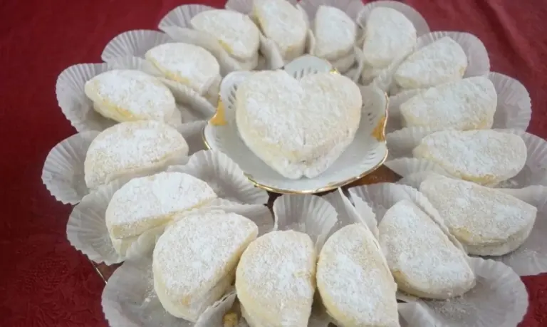 Dlaczego ormiańskie gospodynie dodają masło klarowane do ciastek zamiast jajek