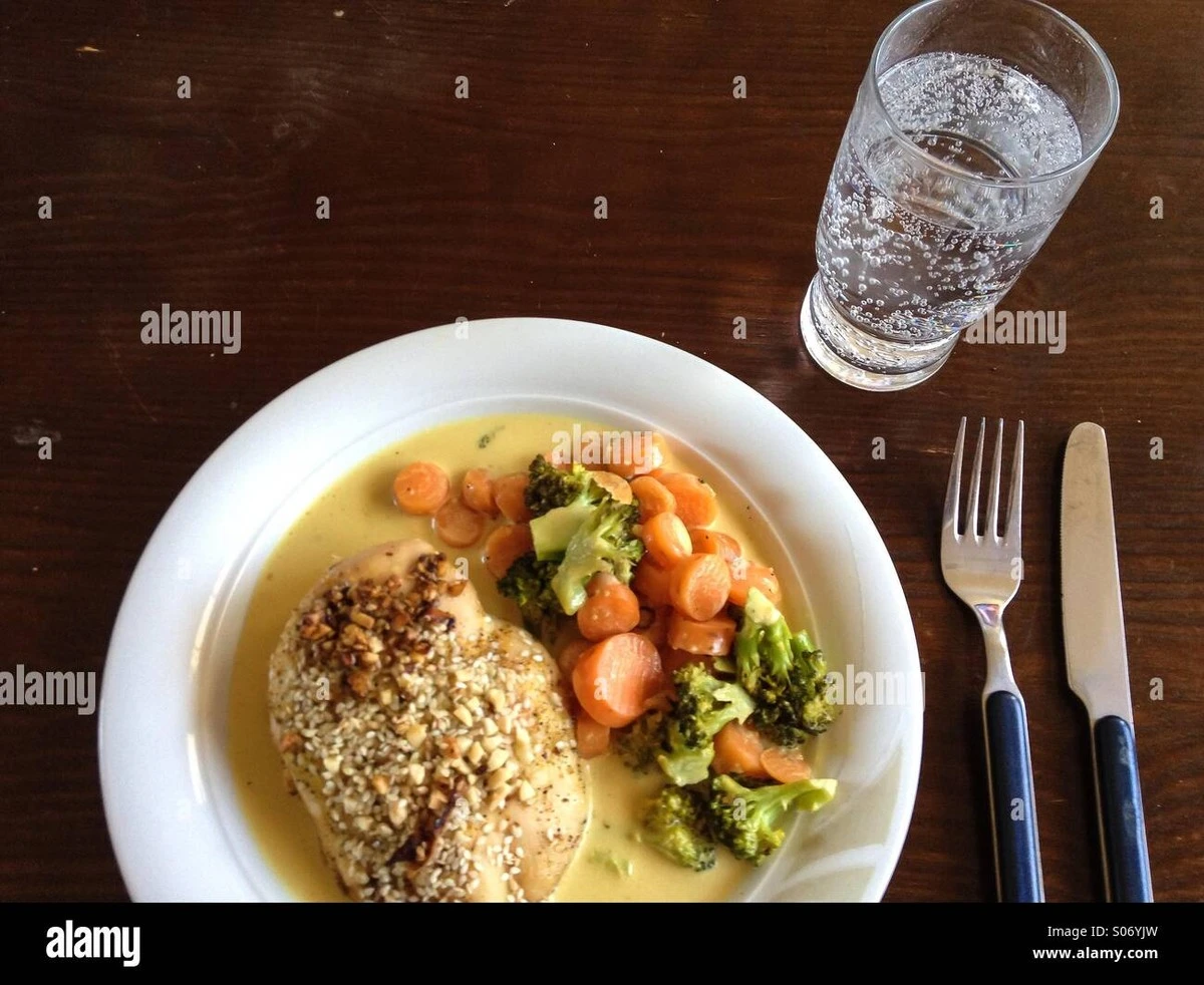 Dlaczego picie wody do obiadu wcale nie rozrzedza kwasów żołądkowych - image 1