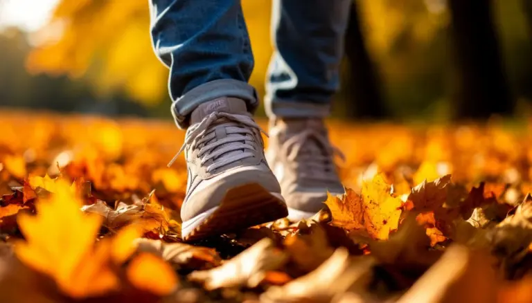Dlaczego samo chodzenie nie działało: ile minut spaceru dziennie faktycznie spala tłuszcz po pięćdziesiątce