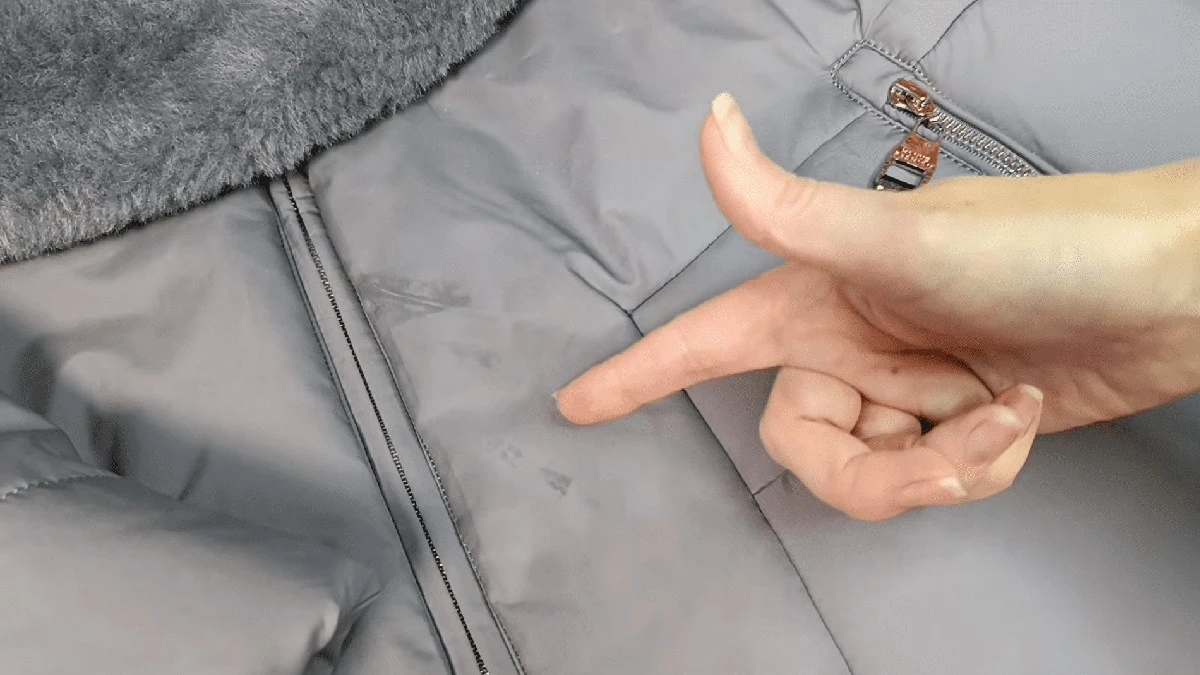 Dlaczego warto dodać łyżkę gliceryny do wody, gdy czyścisz płaszcz przed zimą