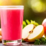 Dlaczego warto dodać szczyptę pieprzu do różowego smoothie tej wiosny