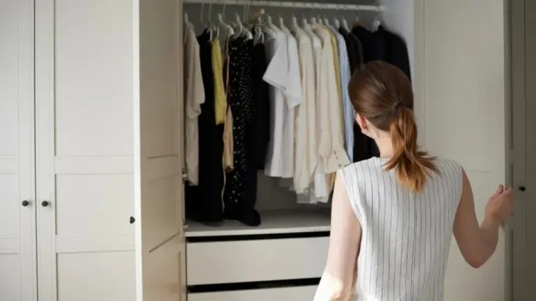 Dlaczego warto trzymać kilka kawałków białej kredy w szafie z ubraniami