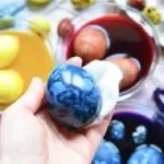 Dlaczego warto wrzucić poszatkowaną kapustę do garnka z jajkami przed Wielkanocą