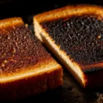 Dlaczego warto zeskrobać spaleniznę z porannego tosta przed pierwszym kęsem